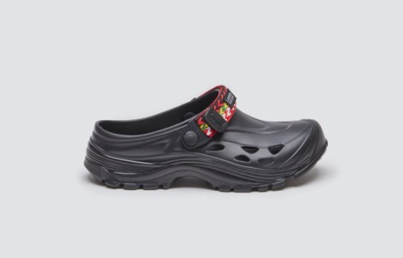 איך Suicoke slippers גרמו לי להבין שבאמת עברתי לגור בחו