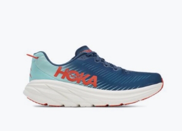 כשהרגליים שלי פגשו את HOKA: סיפור אהבה עם hoka shoes israel