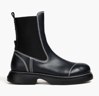 נוחות וסטייל במשרד עם bared boots sale