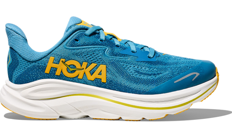 איך נפלתי על Hoka Israel במקרה הכי טוב שקרה לרגליים שלי