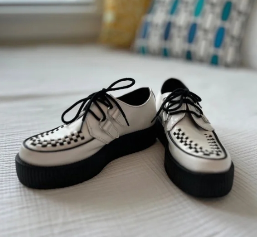 למה אני לא יוצא מהבית בלי t.u.k creepers